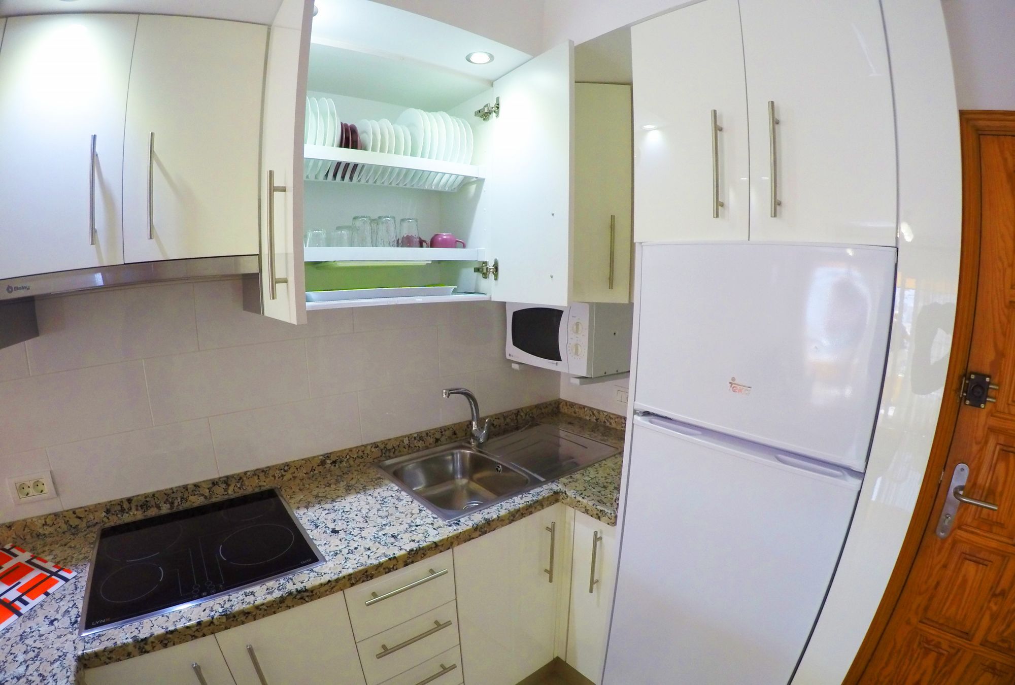 Torres Del Sol 1A007 Apartment อาโรนา ภายนอก รูปภาพ